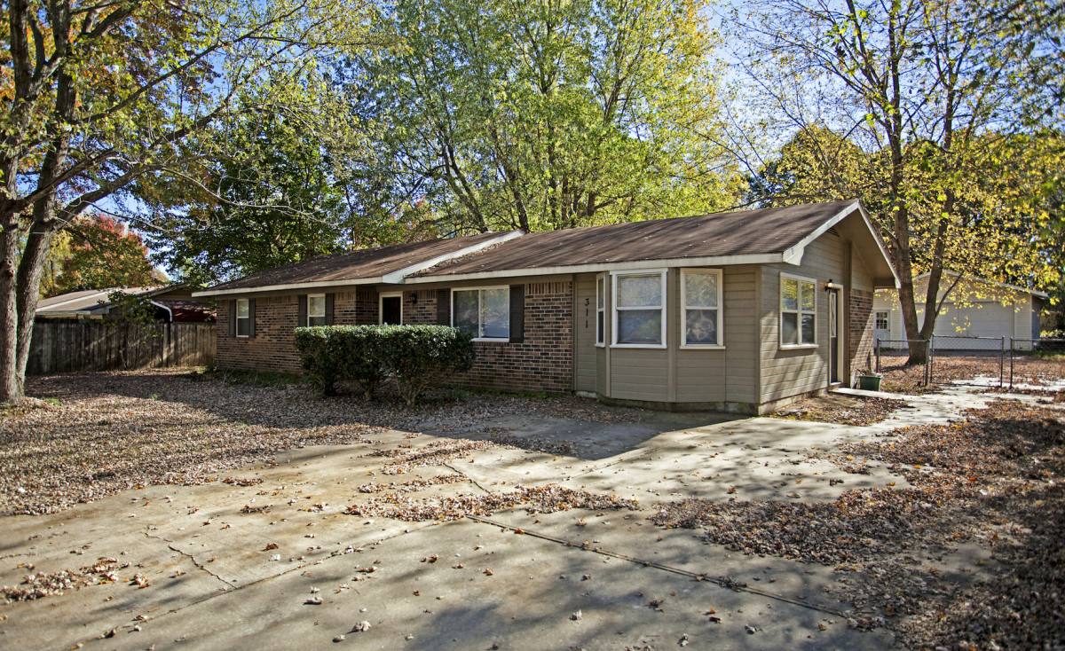House for rent at 311 Willow Ave, Farmington, AR 72730