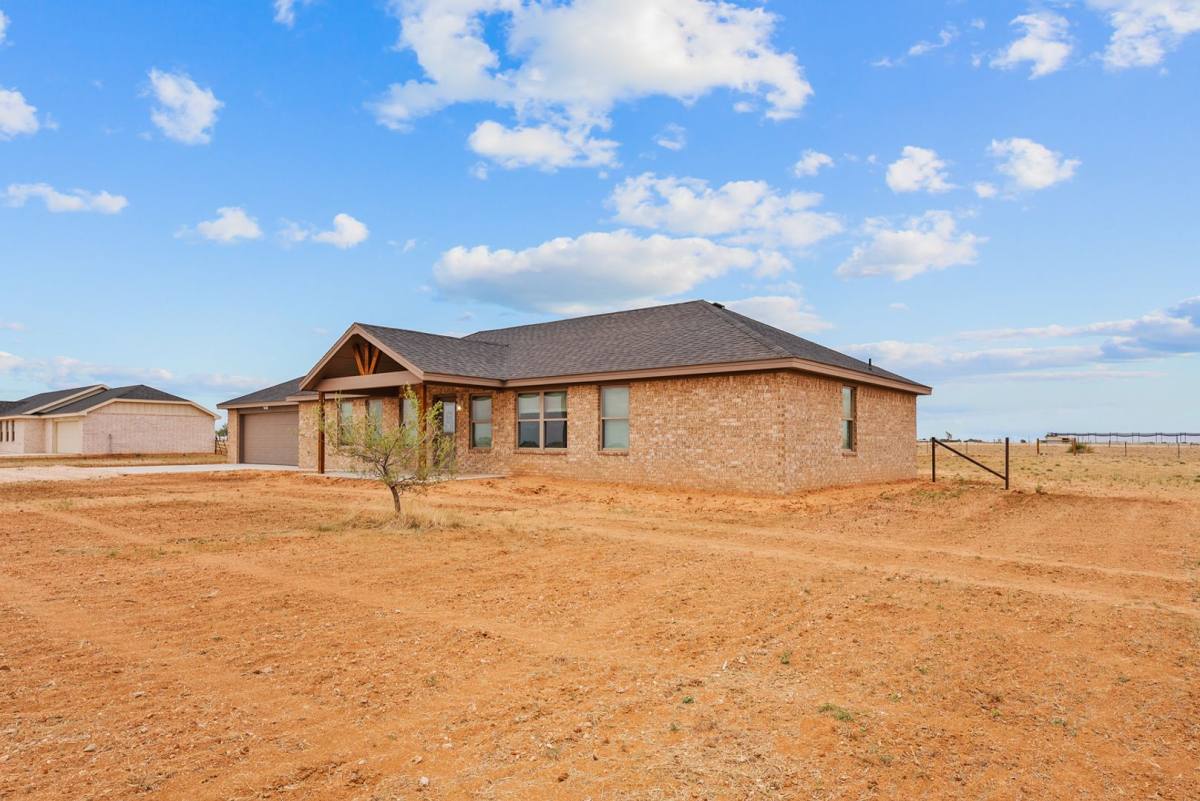 House for rent at 14818 N Cr, Shallowater, TX 79363