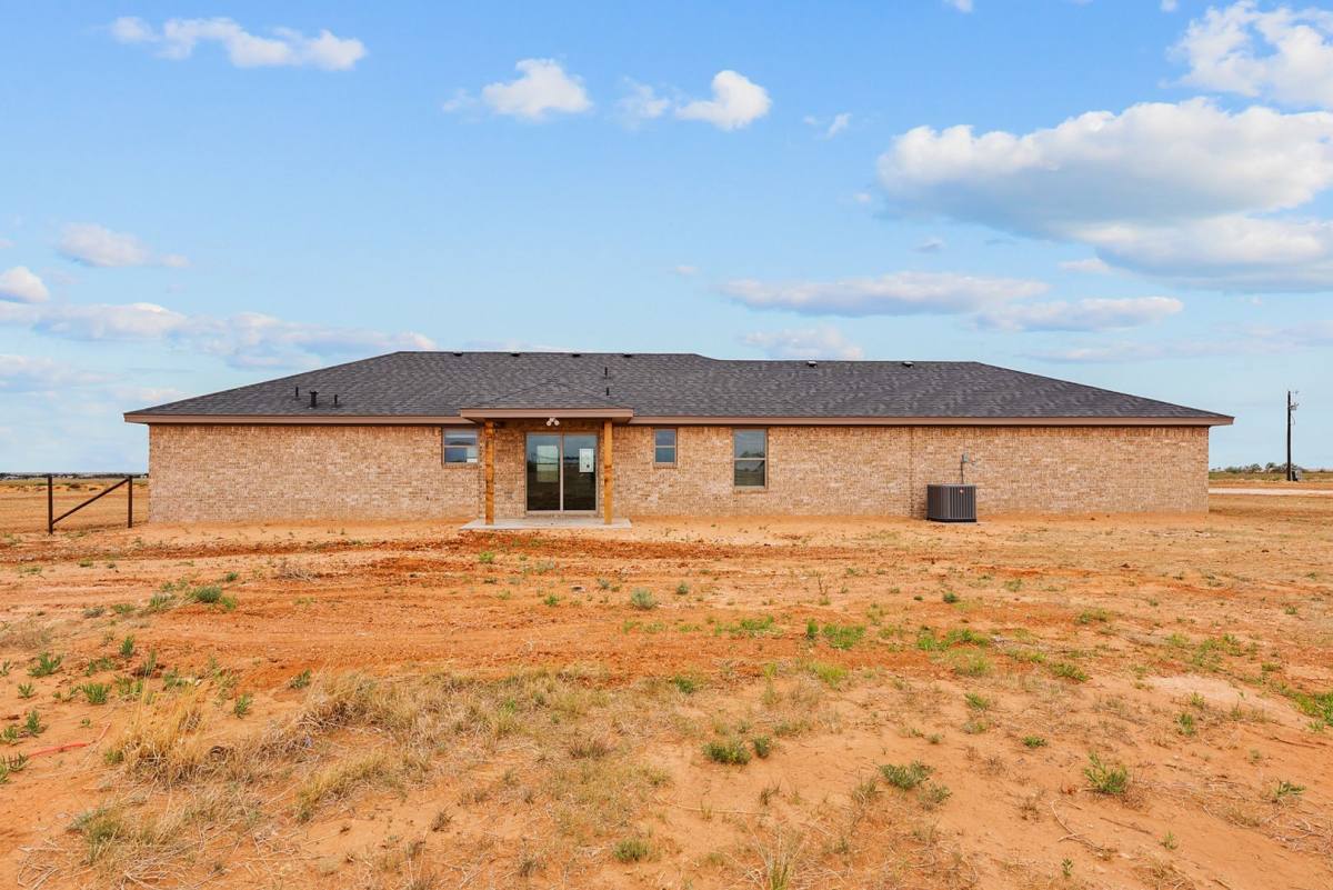 House for rent at 14818 N Cr, Shallowater, TX 79363