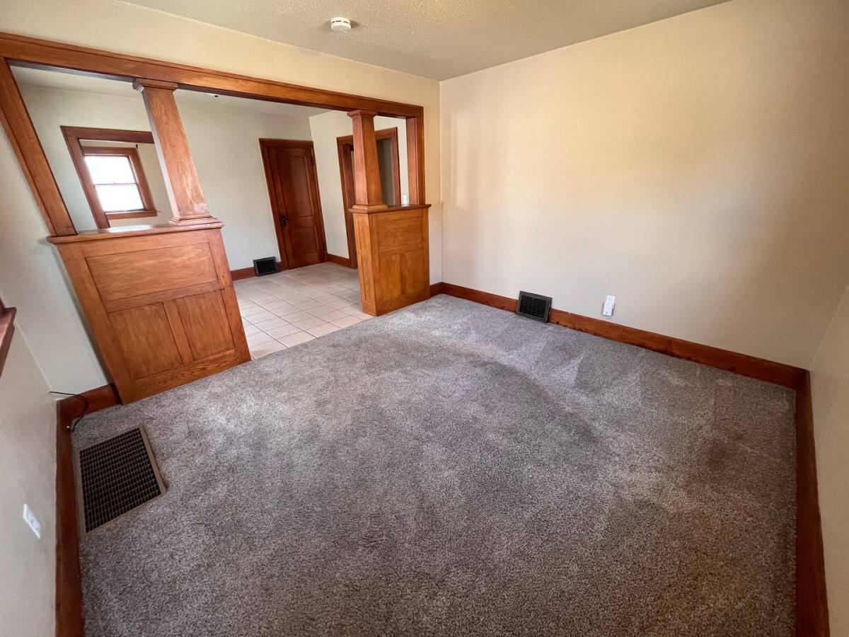 House for rent at 915 W 12th St, Sioux Falls, SD 57104