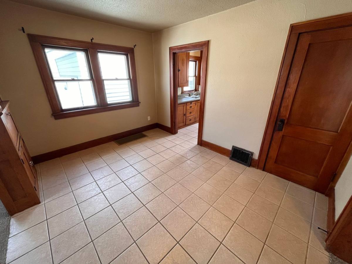 House for rent at 915 W 12th St, Sioux Falls, SD 57104