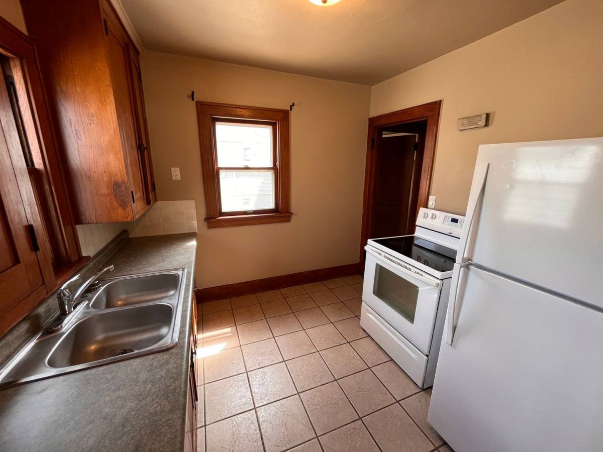 House for rent at 915 W 12th St, Sioux Falls, SD 57104