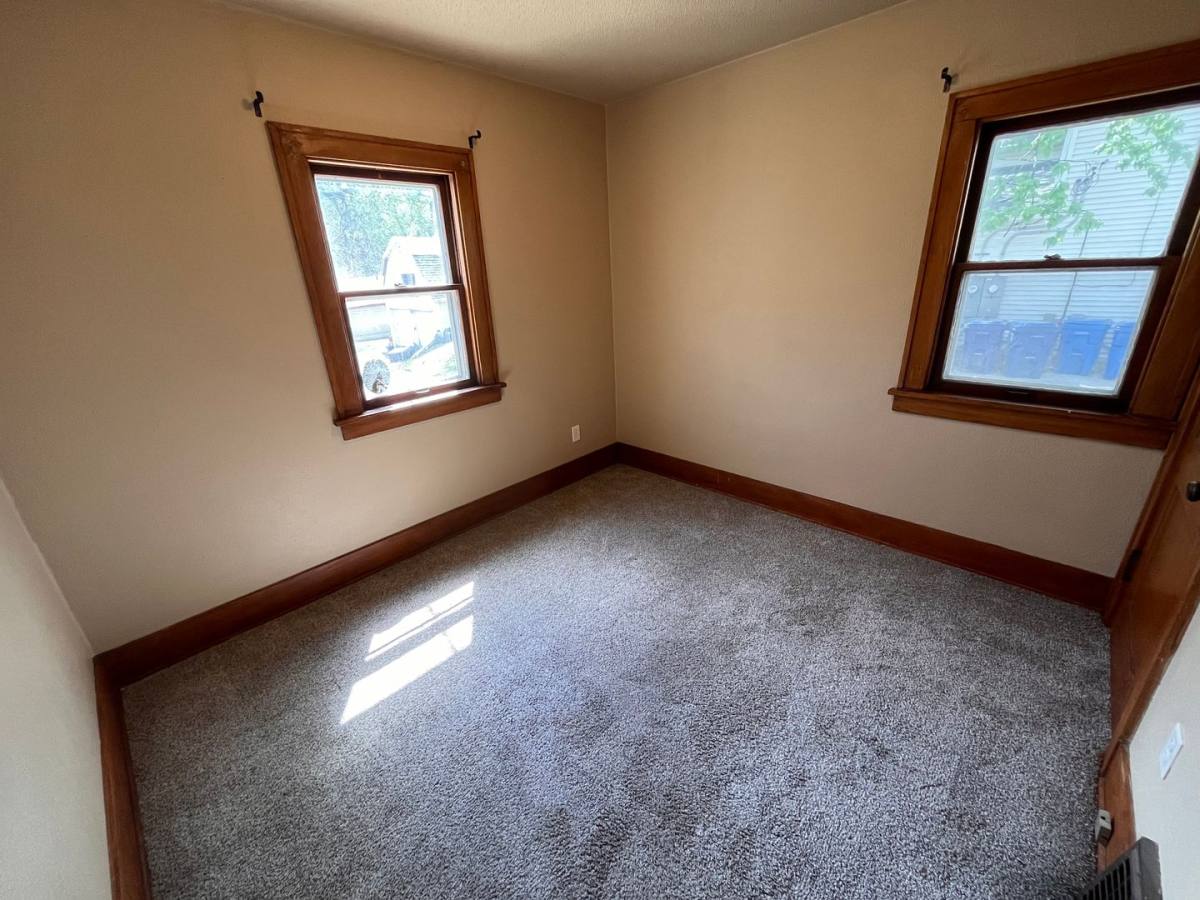 House for rent at 915 W 12th St, Sioux Falls, SD 57104