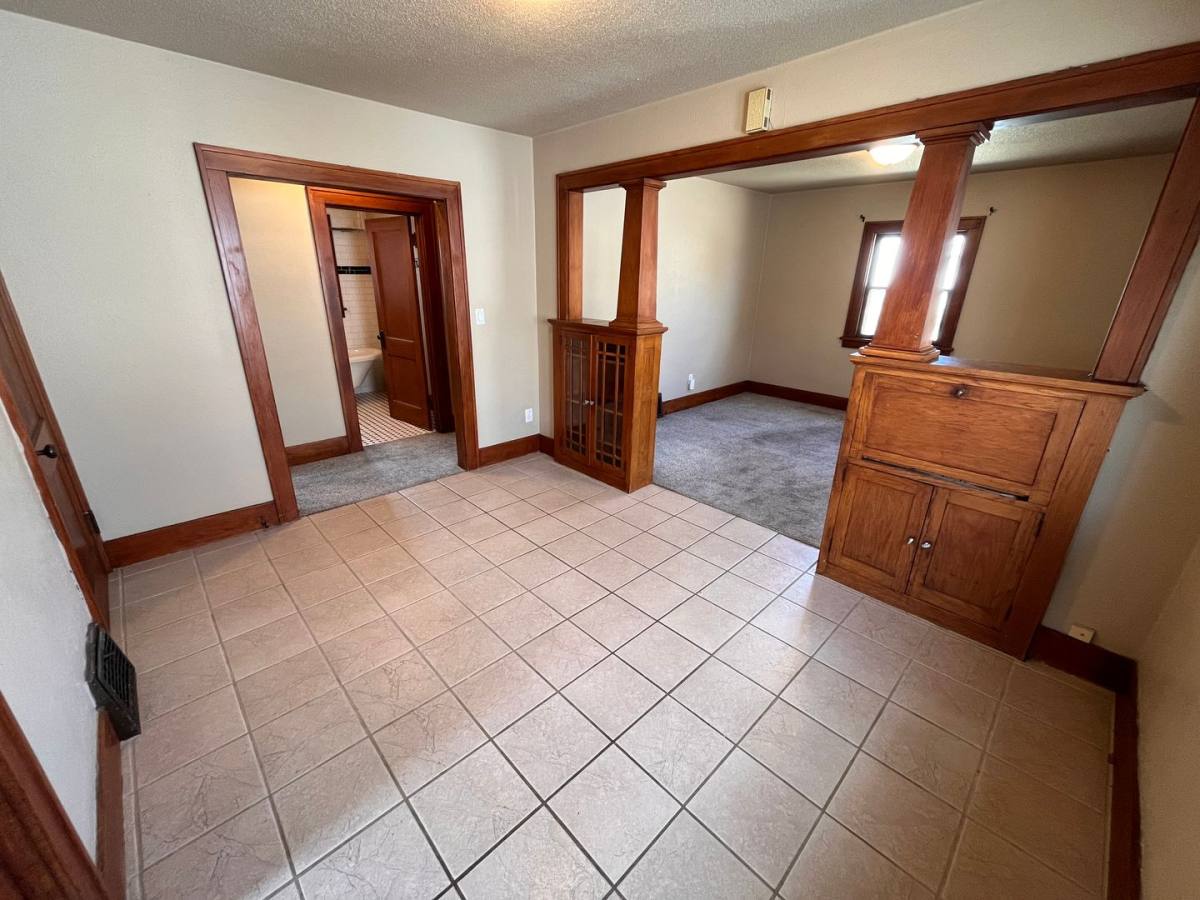 House for rent at 915 W 12th St, Sioux Falls, SD 57104