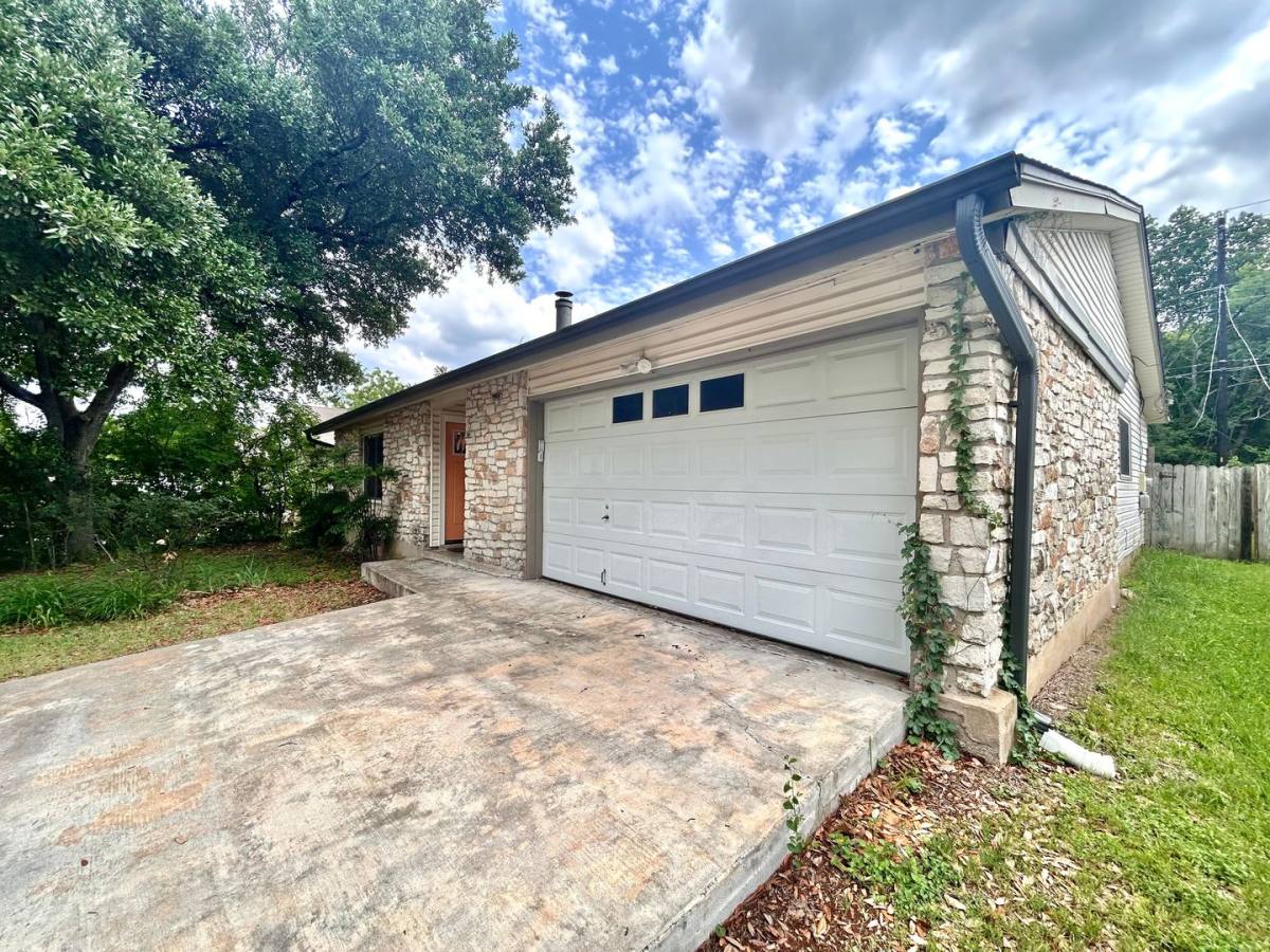 House for rent at 3305 Oak Alley, Austin, TX 78745