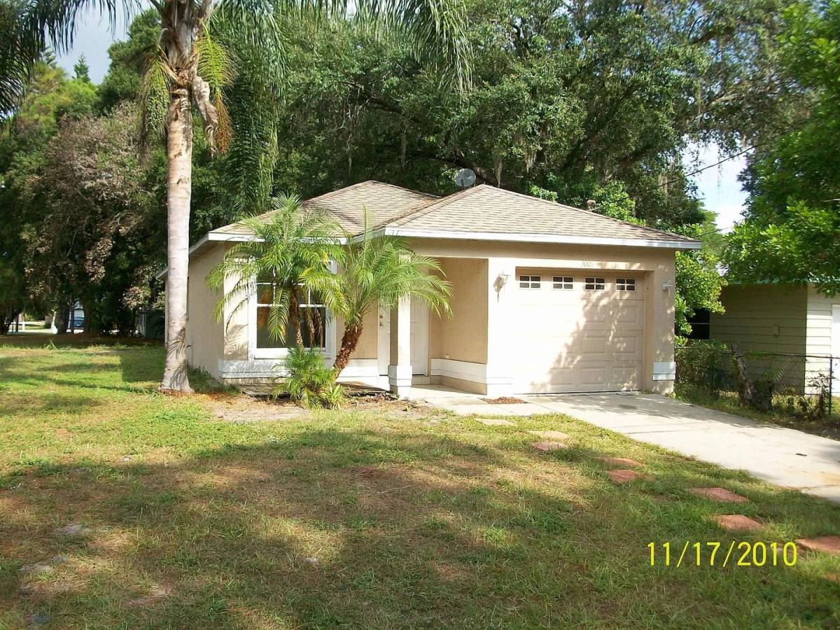 House for rent at 3005 Hillview St, Sarasota, FL 34239