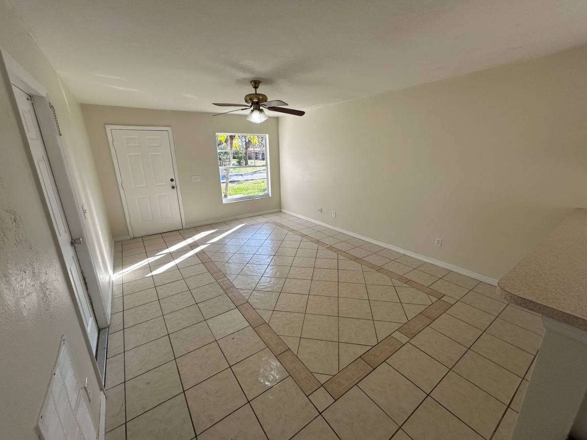 House for rent at 3005 Hillview St, Sarasota, FL 34239