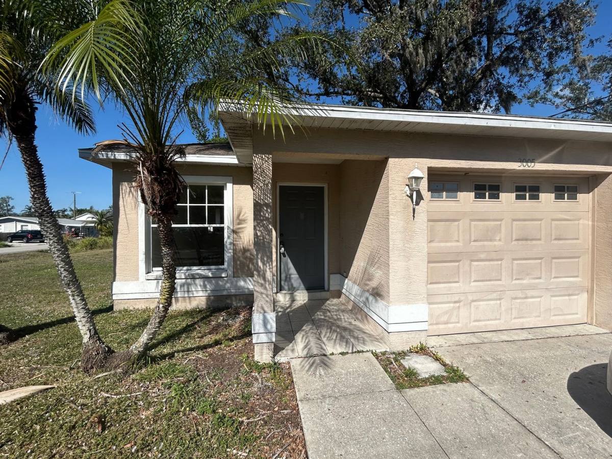 House for rent at 3005 Hillview St, Sarasota, FL 34239
