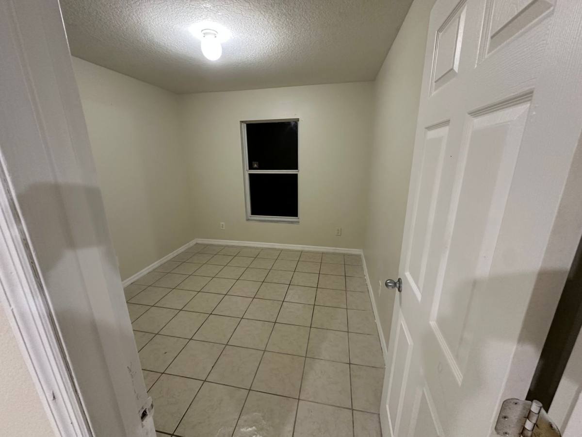 House for rent at 3005 Hillview St, Sarasota, FL 34239