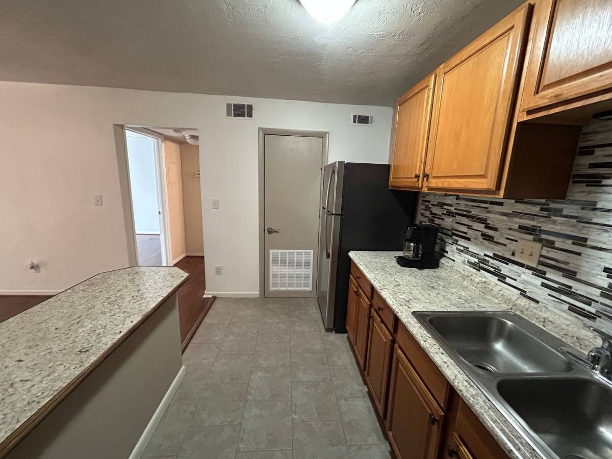 Apartment for rent at 1015 SW 9th St #B2, Gainesville, FL 32601