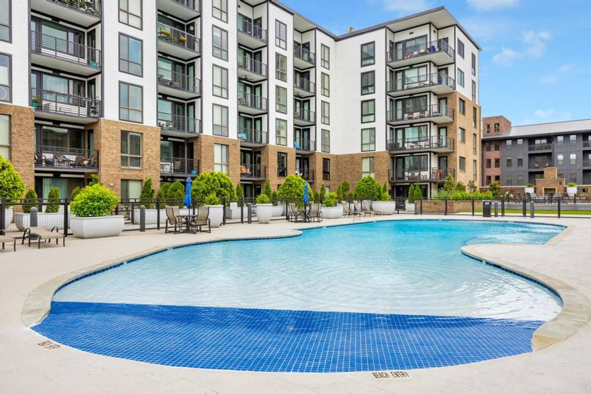 Apartment for rent at 200 Manufacturers Rd, Chattanooga, TN 37405