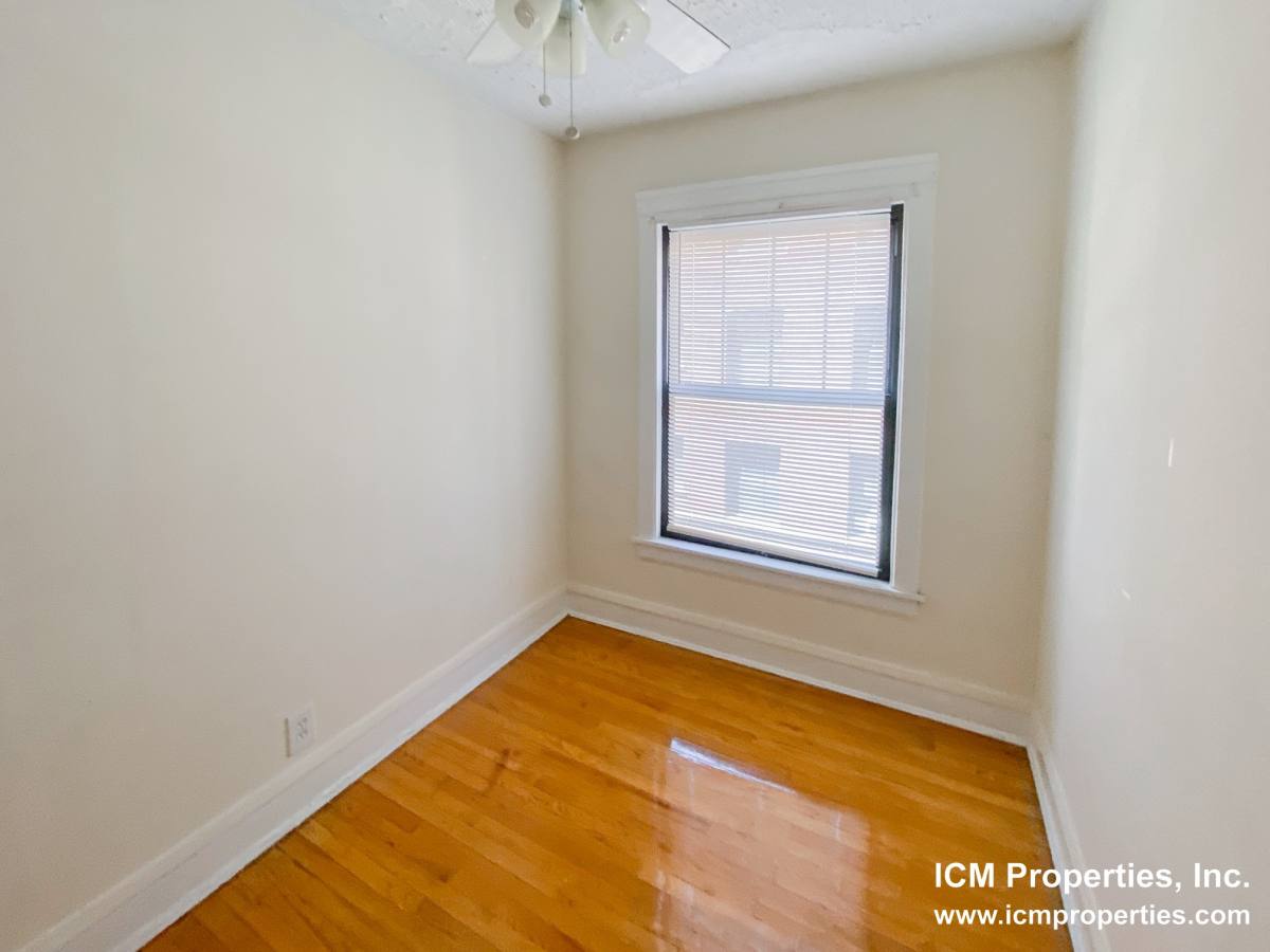 Apartment for rent at 512 W Cornelia Ave #207, Chicago, IL 60657