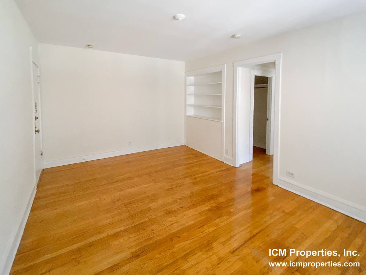 Apartment for rent at 512 W Cornelia Ave #207, Chicago, IL 60657