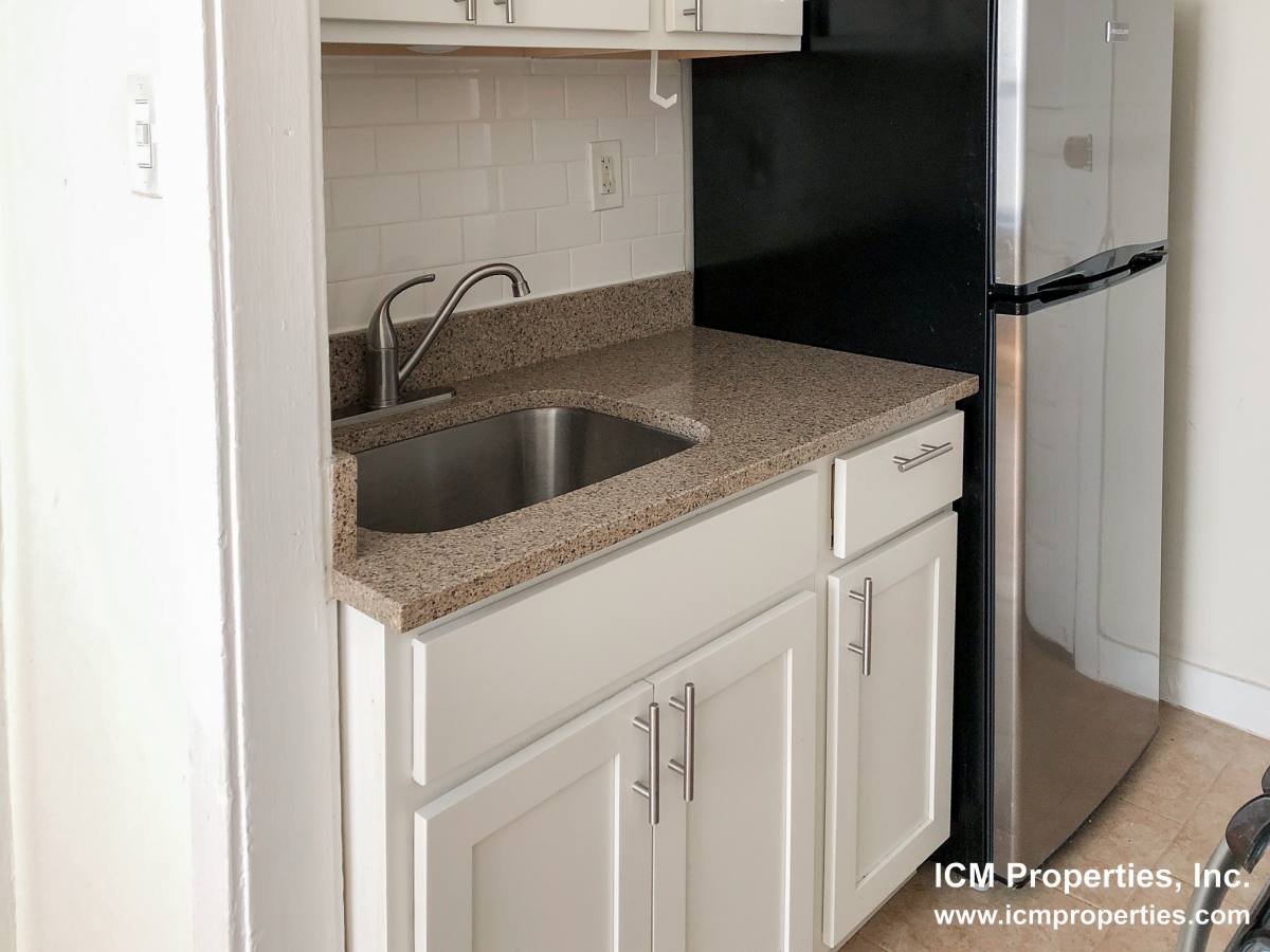 Apartment for rent at 512 W Cornelia Ave #207, Chicago, IL 60657