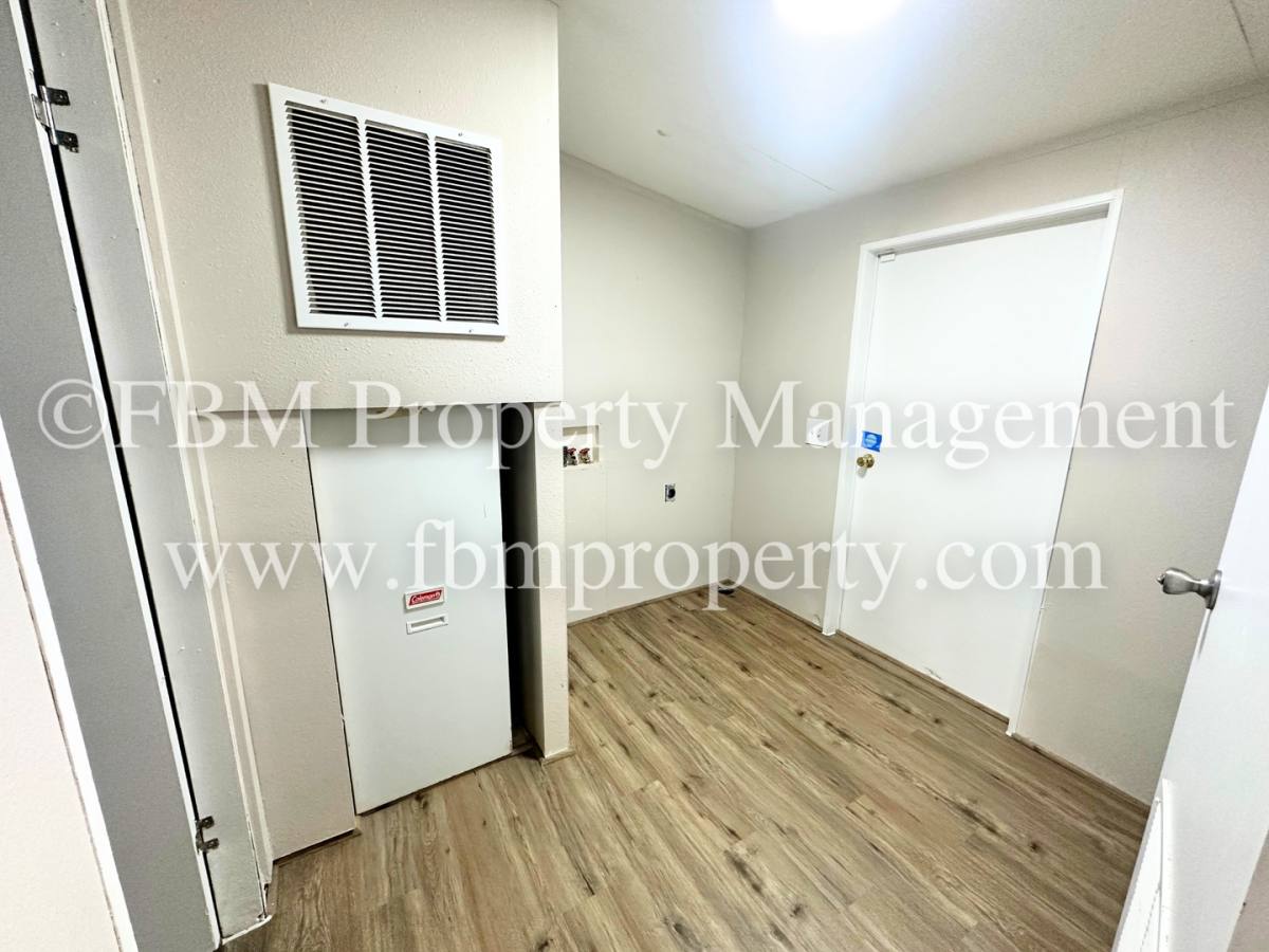 House for rent at 402 E College St, Alvarado, TX 76009