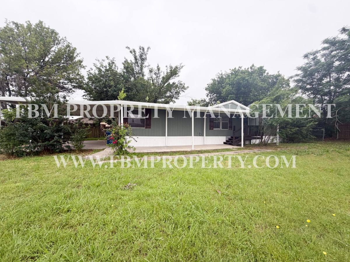 House for rent at 402 E College St, Alvarado, TX 76009