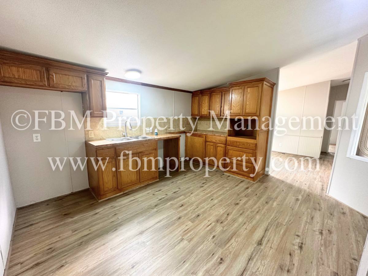 House for rent at 402 E College St, Alvarado, TX 76009