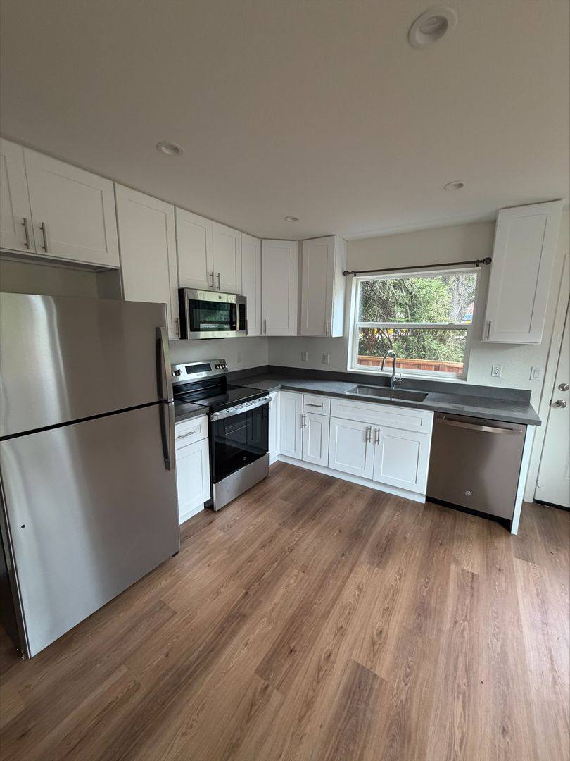 Apartment for rent at 4331-4337 Brookdale Ave, Oakland, CA 94601