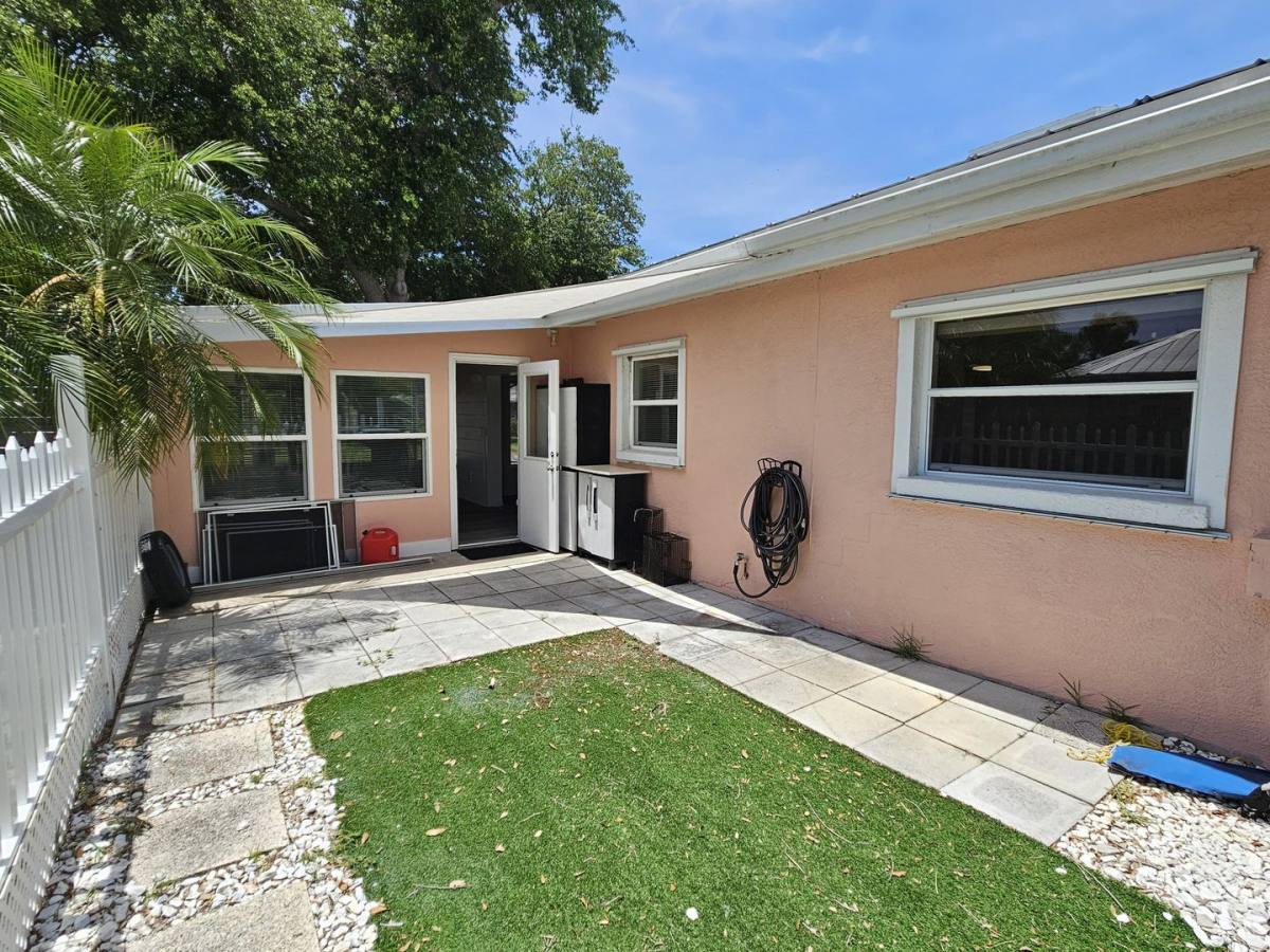 House for rent at 341 Bayshore Dr, Osprey, FL 34229