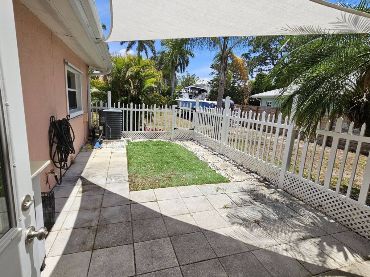 House for rent at 341 Bayshore Dr, Osprey, FL 34229