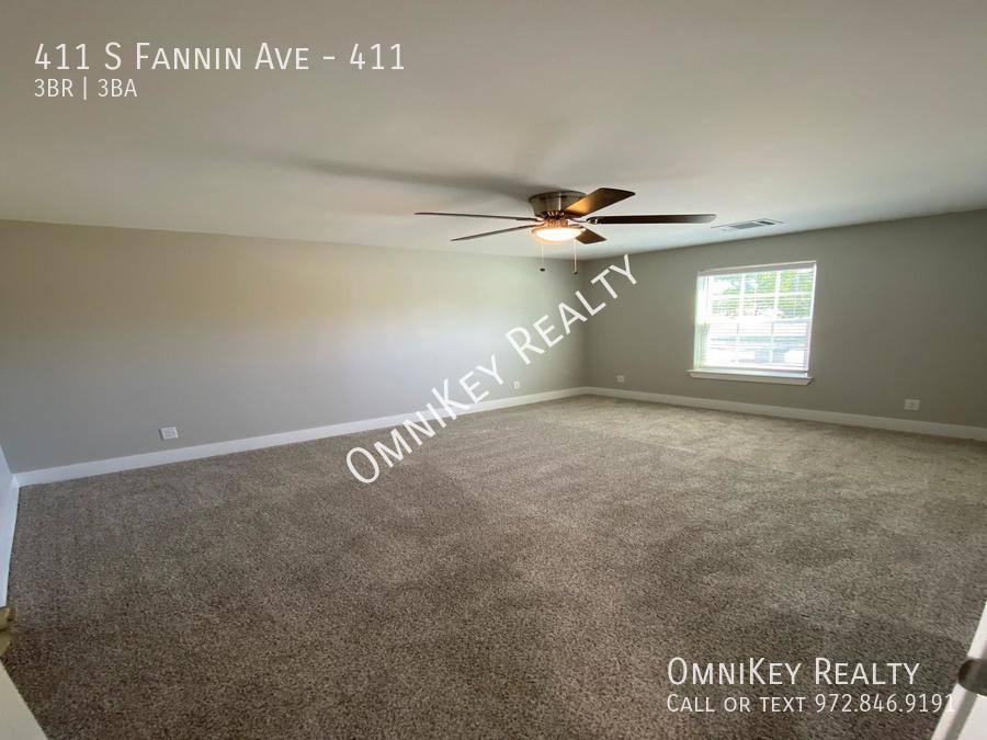 Apartment for rent at 411 S Fannin Ave #411, Denison, TX 75020