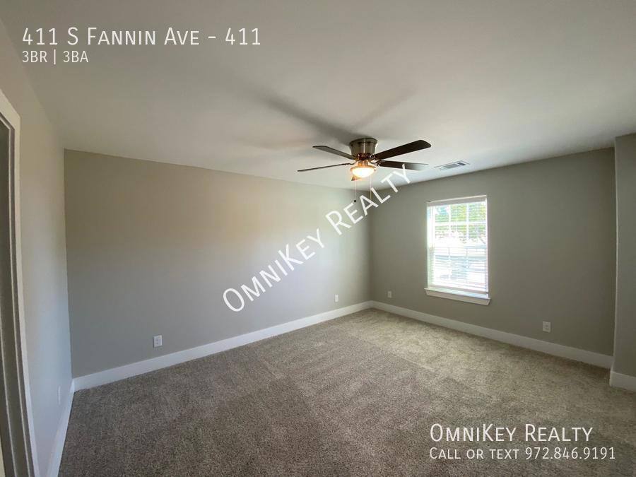Apartment for rent at 411 S Fannin Ave #411, Denison, TX 75020