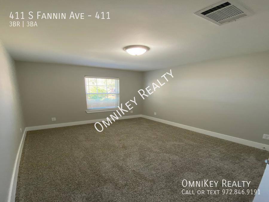 Apartment for rent at 411 S Fannin Ave #411, Denison, TX 75020