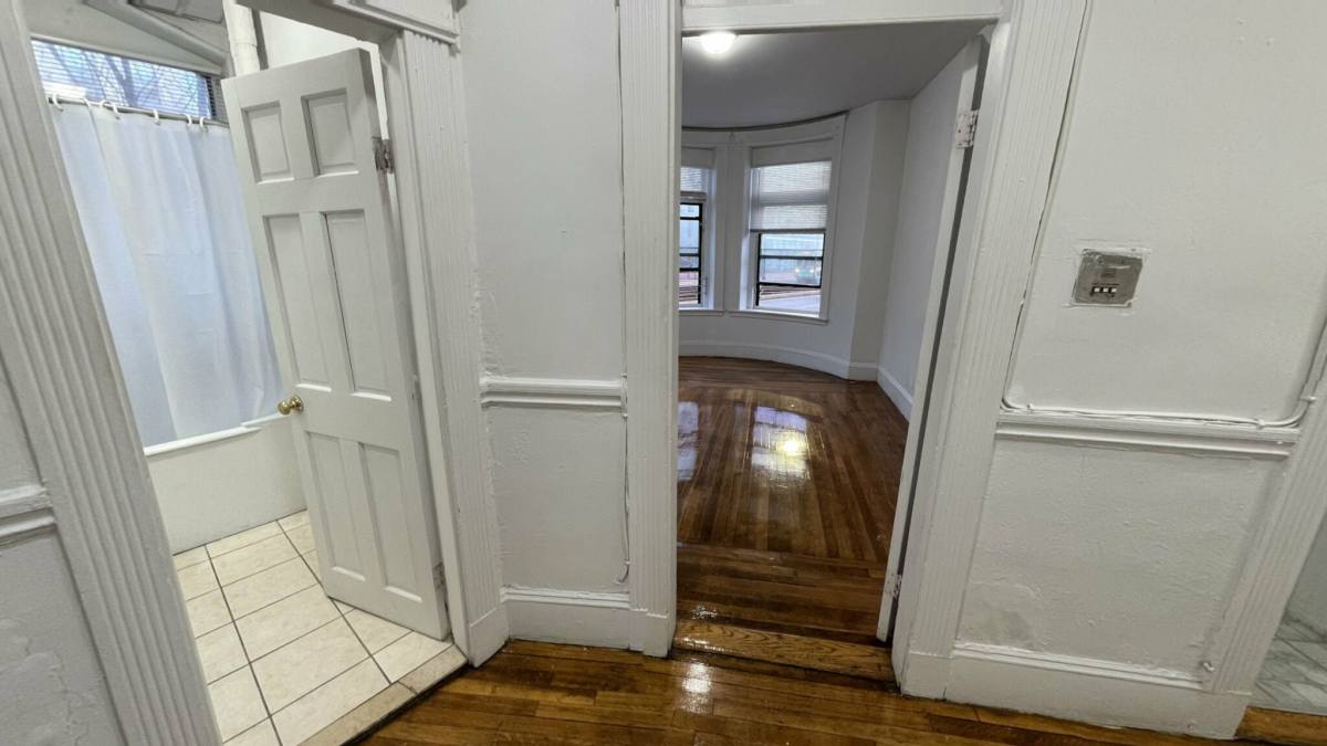 Apartment for rent at 409 Huntington Ave #2, Boston, MA 02115