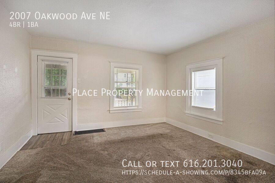 House for rent at 2007 Oakwood Ave NE, Grand Rapids, MI 49505