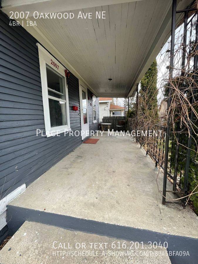 House for rent at 2007 Oakwood Ave NE, Grand Rapids, MI 49505