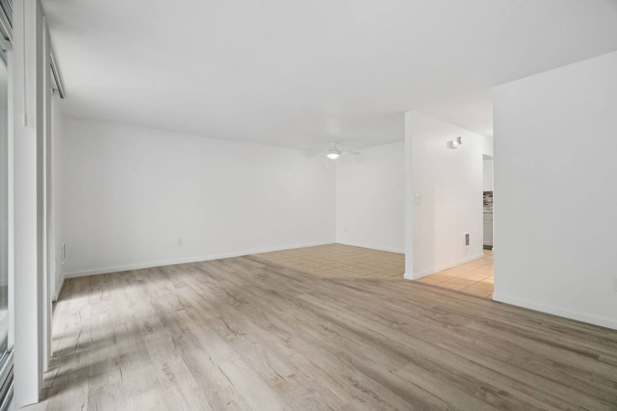 Townhouse for rent at 13424 NE Sandy Blvd, Portland, OR 97230