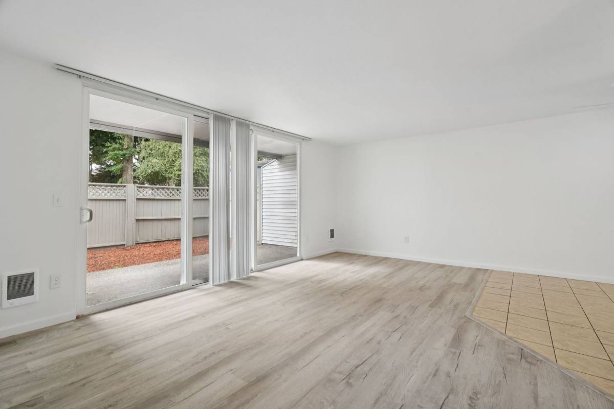 Townhouse for rent at 13424 NE Sandy Blvd, Portland, OR 97230
