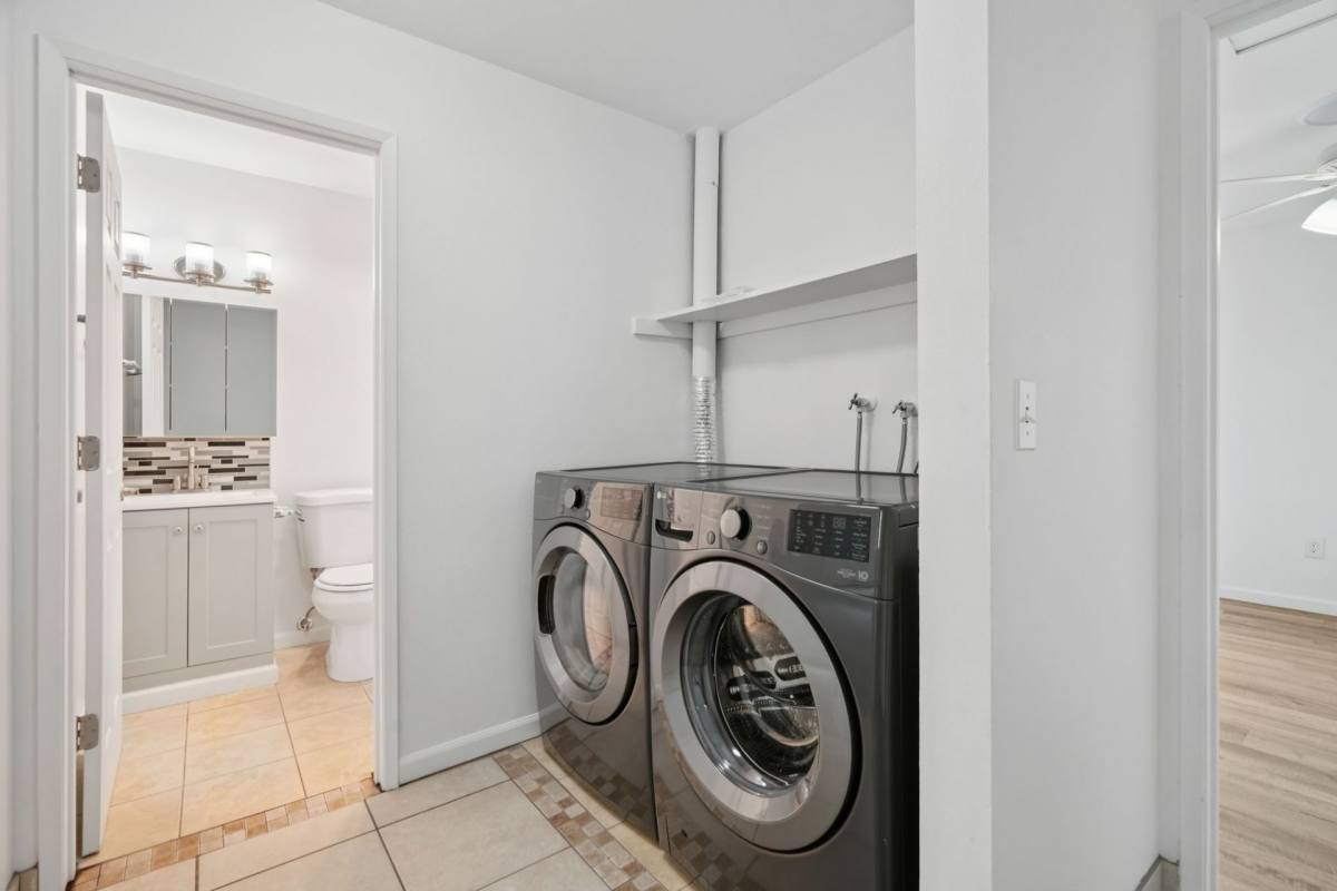Townhouse for rent at 13424 NE Sandy Blvd, Portland, OR 97230