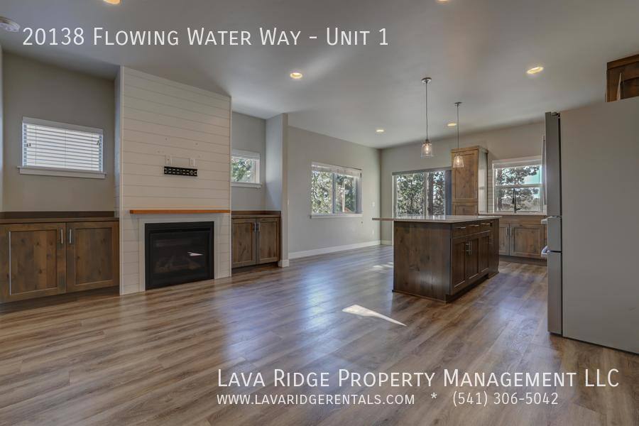 Townhouse for rent at 20138 Flowing Water Way #1, Bend, OR 97702