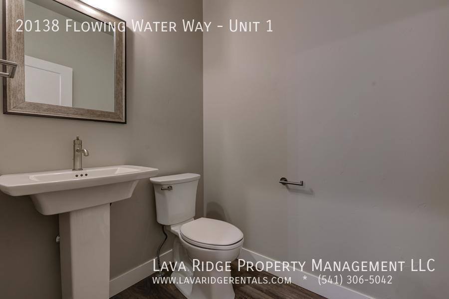 Townhouse for rent at 20138 Flowing Water Way #1, Bend, OR 97702