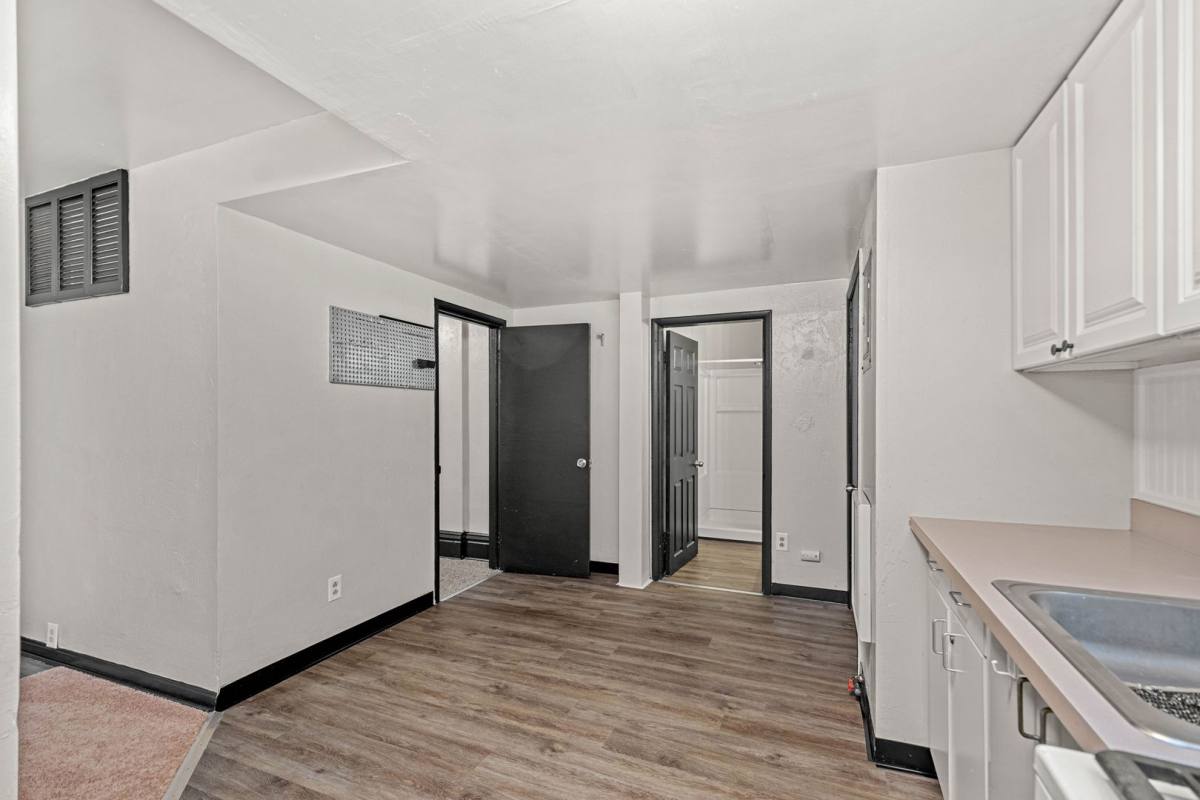Apartment for rent at 103 W Lincoln Ave, McDonald, PA 15057