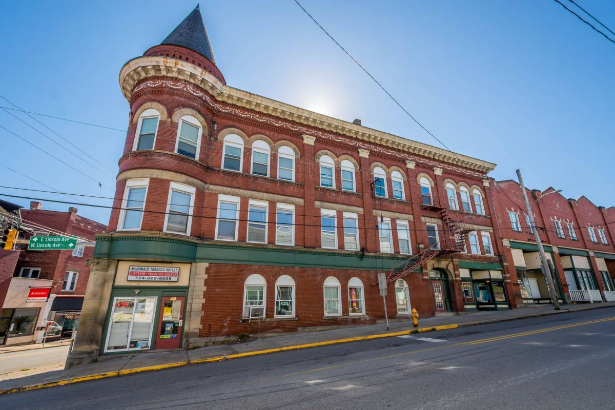 Apartment for rent at 103 W Lincoln Ave, McDonald, PA 15057
