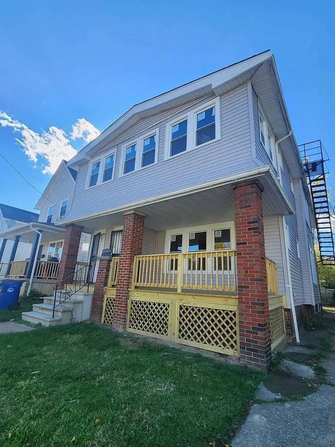 Apartment for rent at 3658 E 143rd St #2, Cleveland, OH 44120