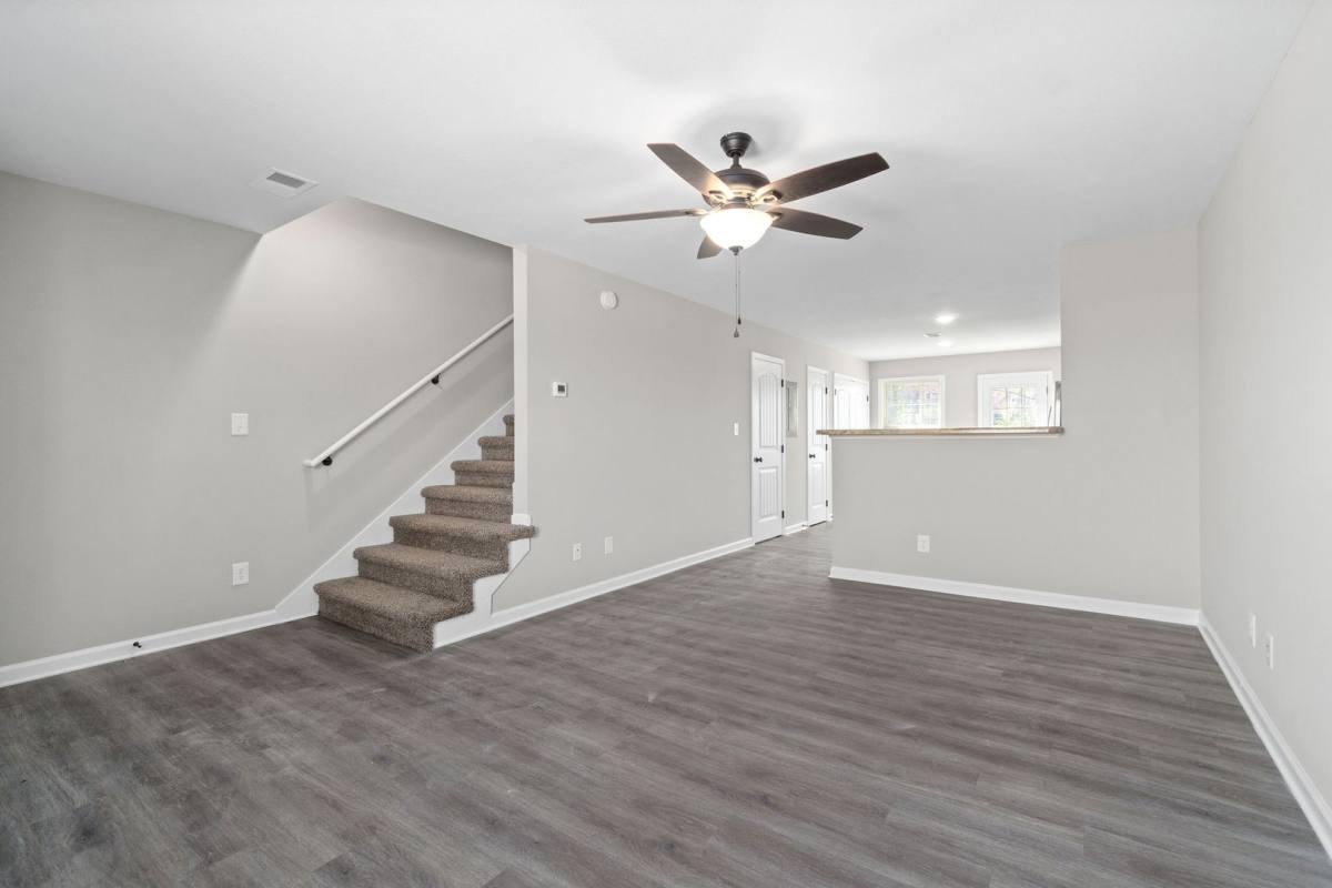 Apartment for rent at 1000 Glenkirk Dr, Clarksville, TN 37042