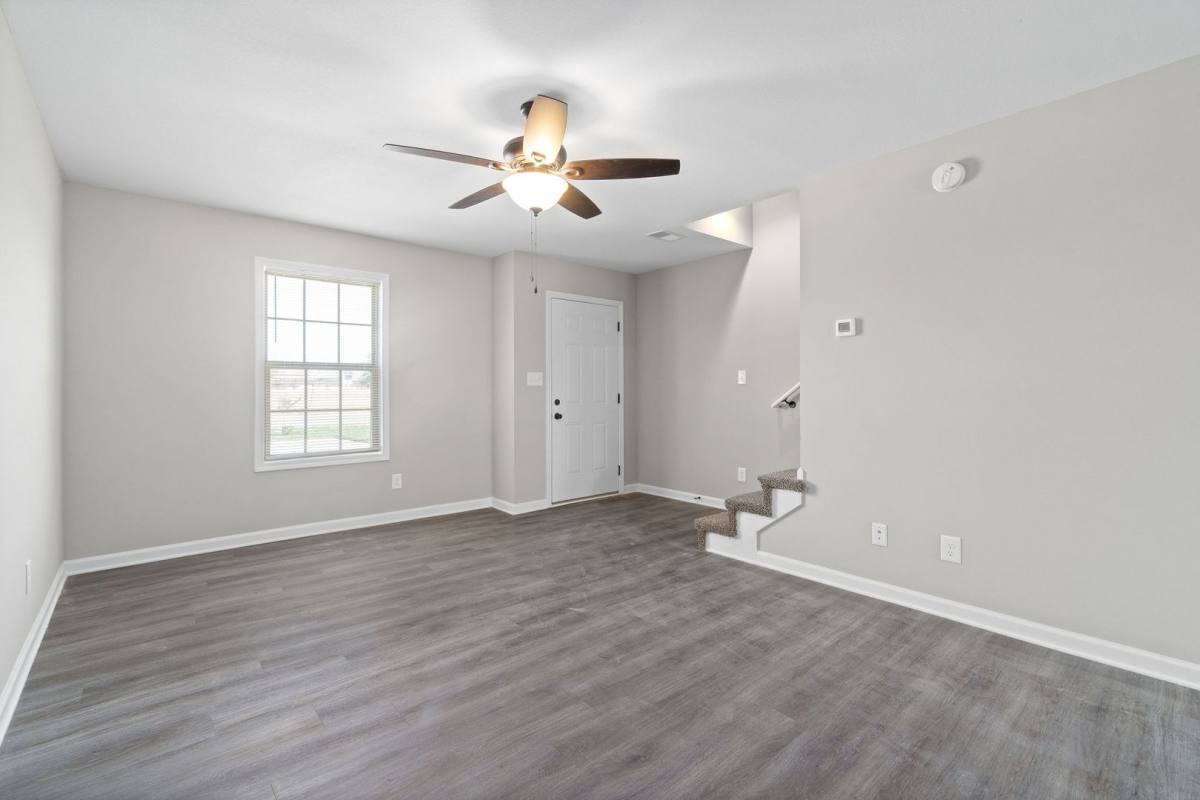 Apartment for rent at 1000 Glenkirk Dr, Clarksville, TN 37042