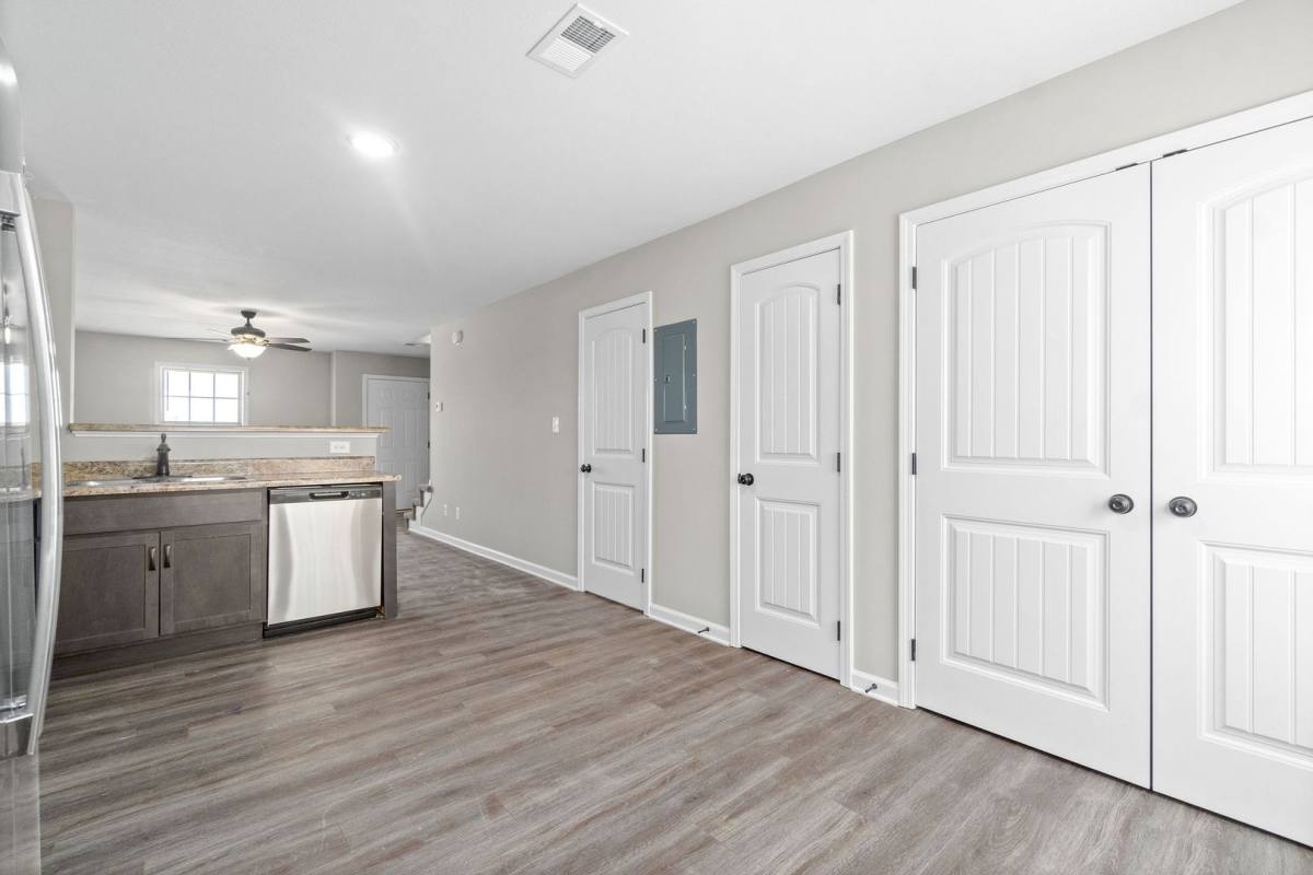 Apartment for rent at 1000 Glenkirk Dr, Clarksville, TN 37042