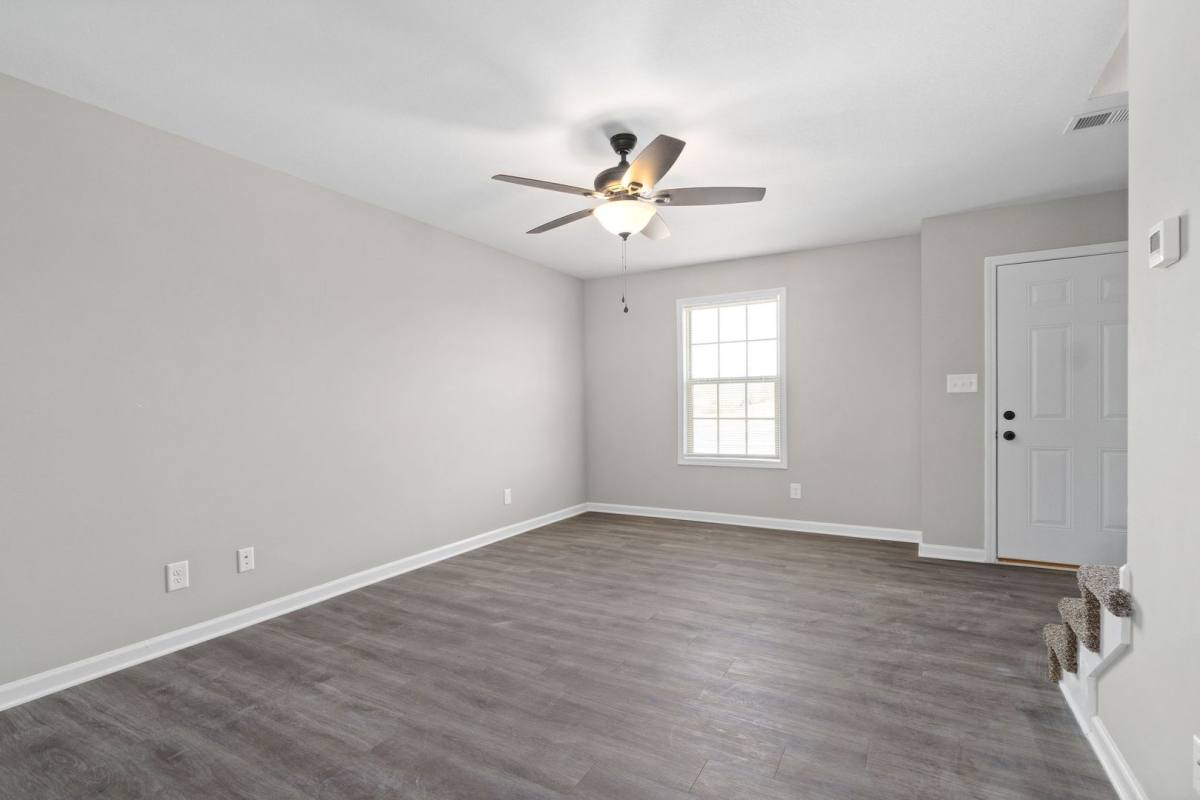 Apartment for rent at 1000 Glenkirk Dr, Clarksville, TN 37042