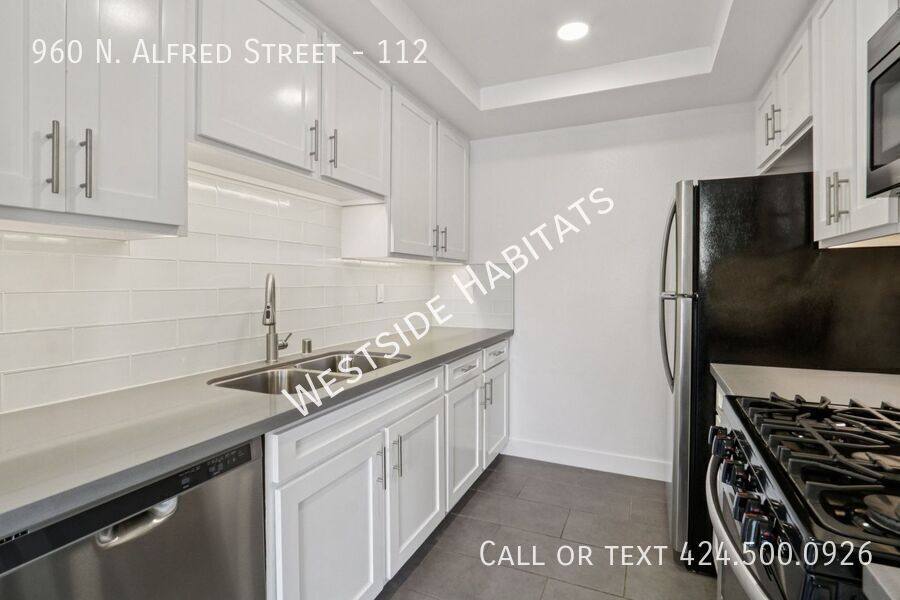 Apartment for rent at 960 N Alfred St #112, West Hollywood, CA 90069