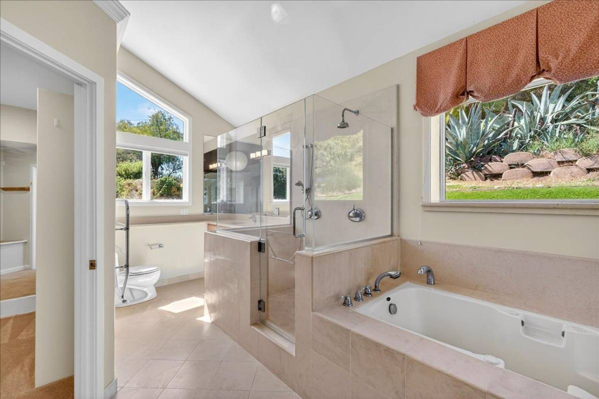 Apartment for rent at 125 Wood Rd, Los Gatos, CA 95030