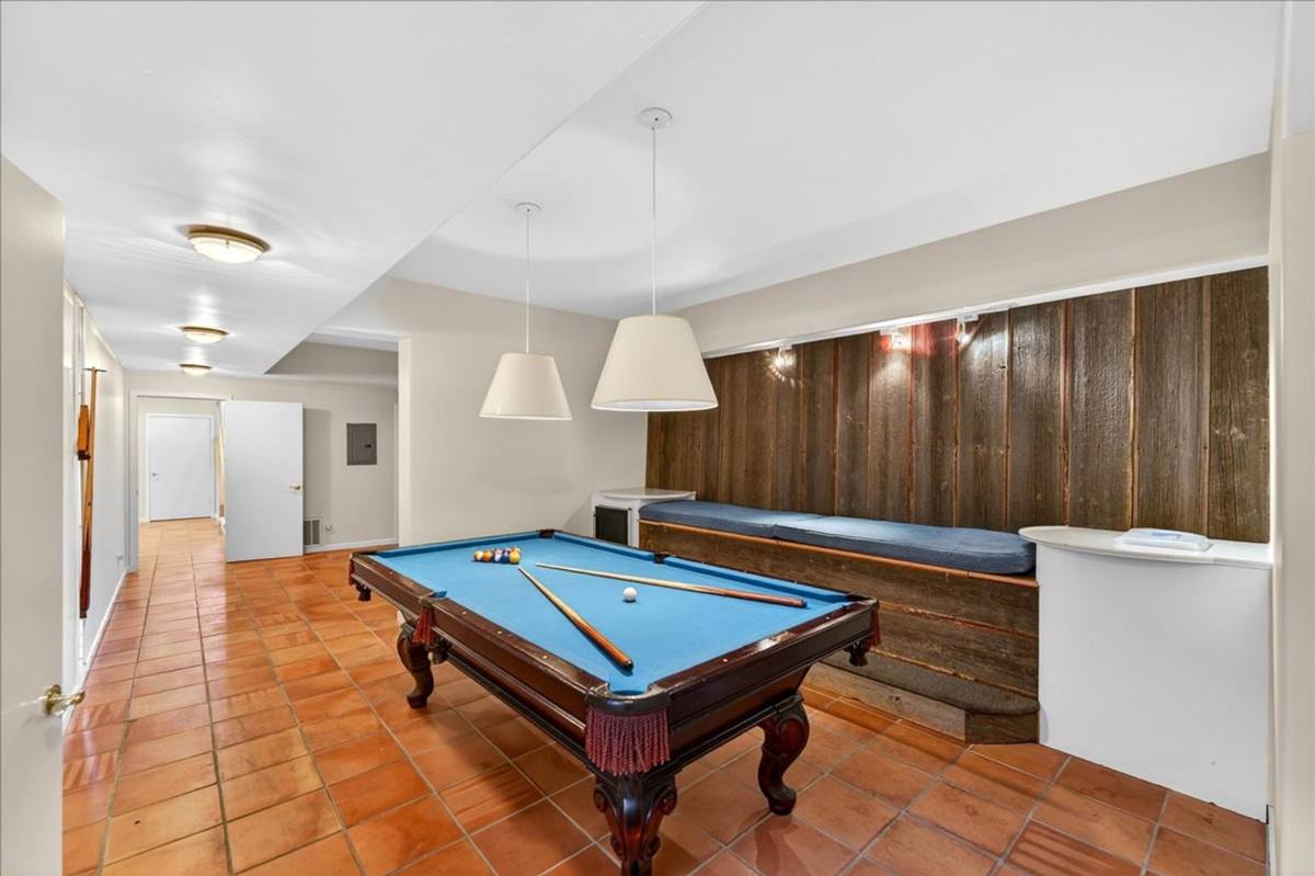 Apartment for rent at 125 Wood Rd, Los Gatos, CA 95030