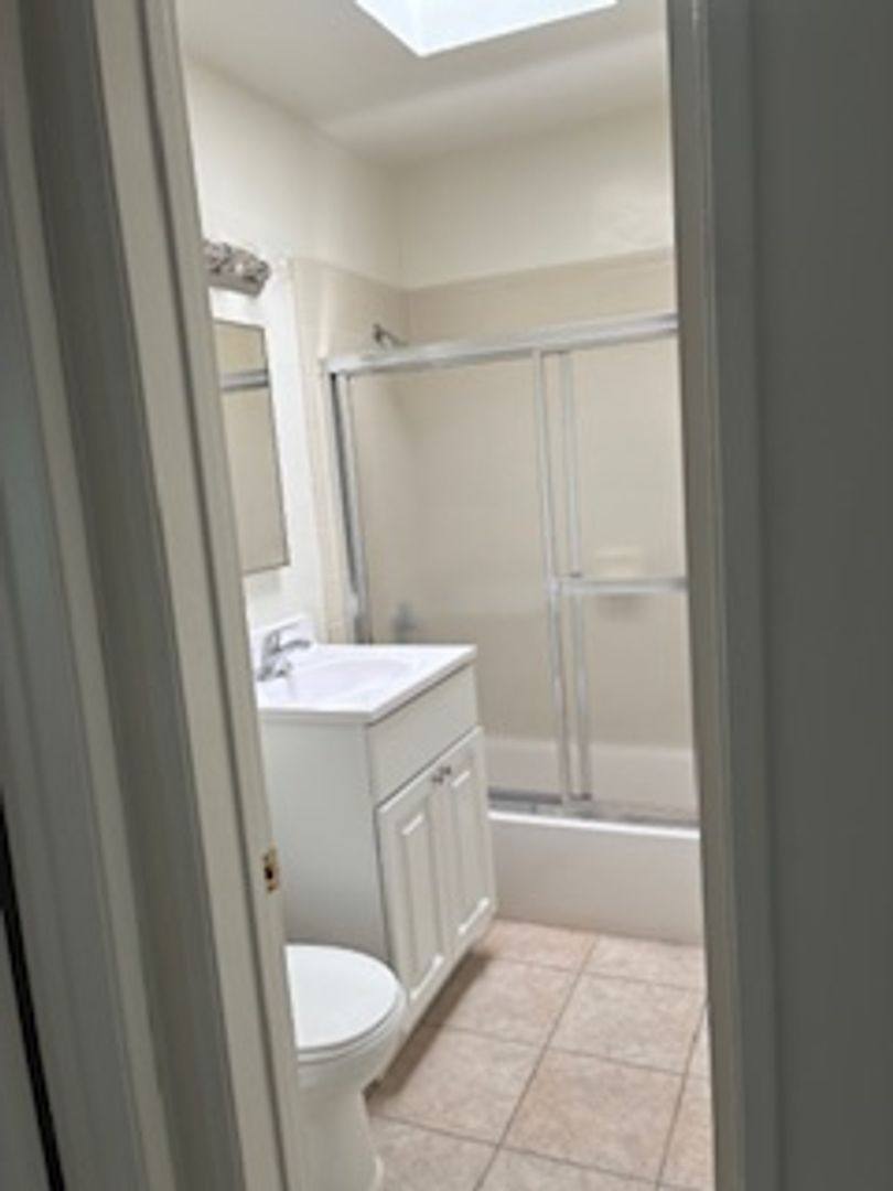 Apartment for rent at 1043 Newport Ave, Long Beach, CA 90804