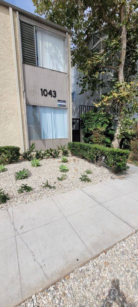 Apartment for rent at 1043 Newport Ave, Long Beach, CA 90804