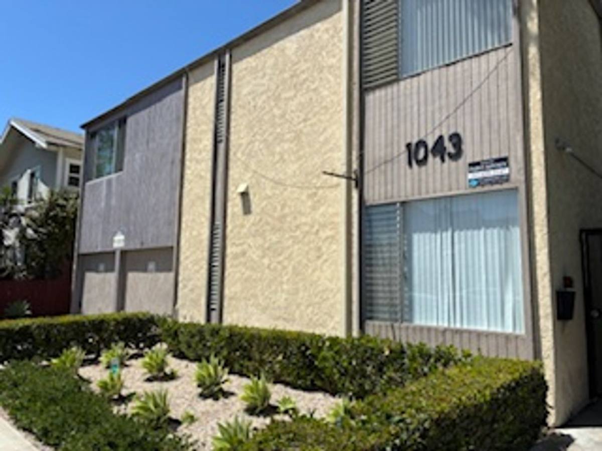 Apartment for rent at 1043 Newport Ave, Long Beach, CA 90804