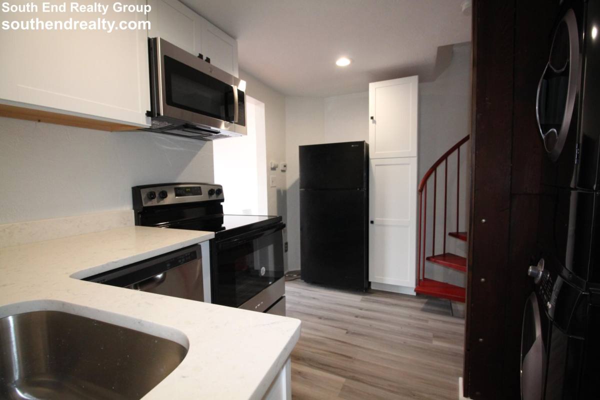 Apartment for rent at 16 Middlesex St #11, North Chelmsford, MA 01863