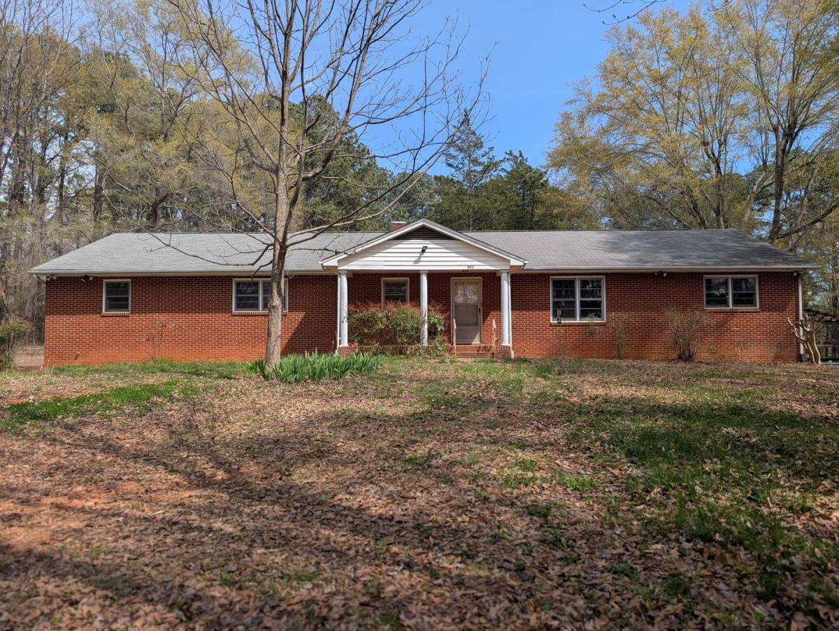 House for rent at 805 Edgewood Rd, Bessemer City, NC 28016